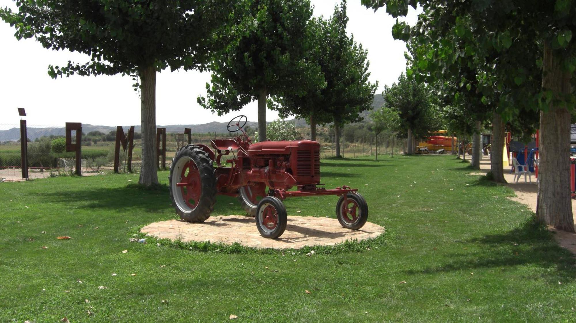 La Noguera Camping Sant Llorenc de Montgai Exterior photo