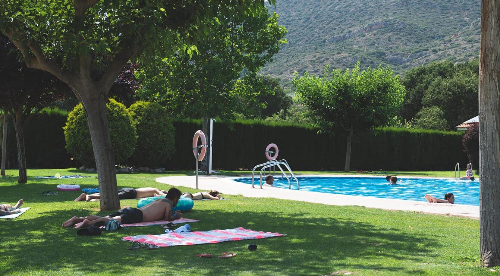 La Noguera Camping Sant Llorenc de Montgai Exterior photo